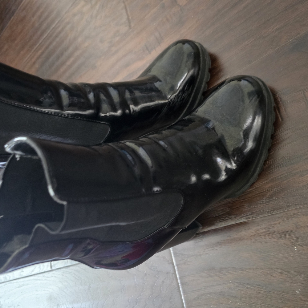 Elegant Black Women's Boots - Picture 4 of 7